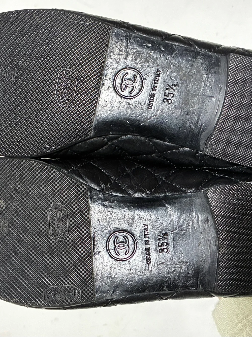 CHANEL Black Quilted Leather Ballet Flats with CC Medallion